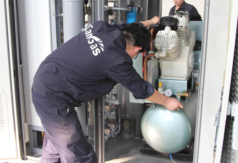 Severe consequences of poor quality of compressed air in PSA oxygen and nitrogen systems