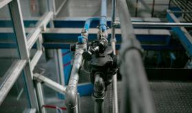What safety precautions should be taken when inspecting pressure pipelines for PSA nitrogen generators?